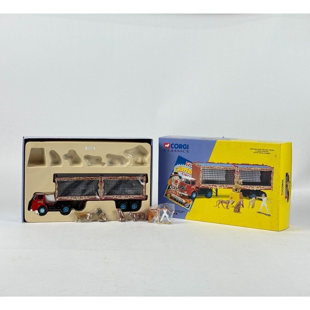 Vintage 1997 Corgi Chipperfield Circus ERF KV Truck With Lions & Tigers New
